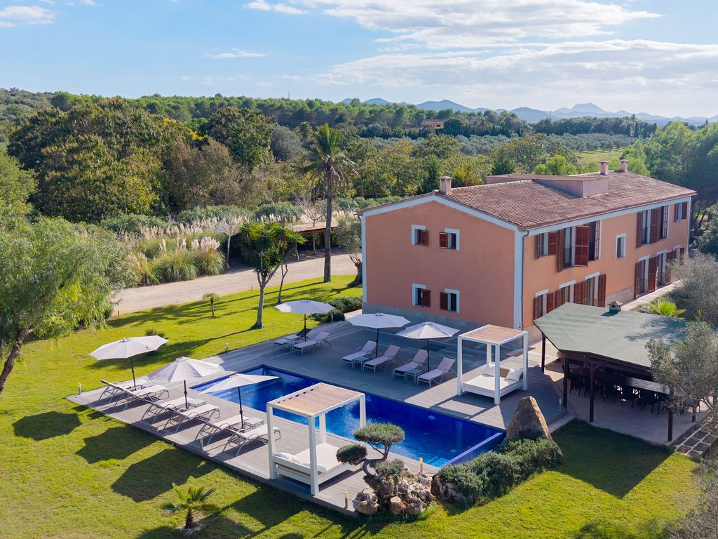 Haus und Pool