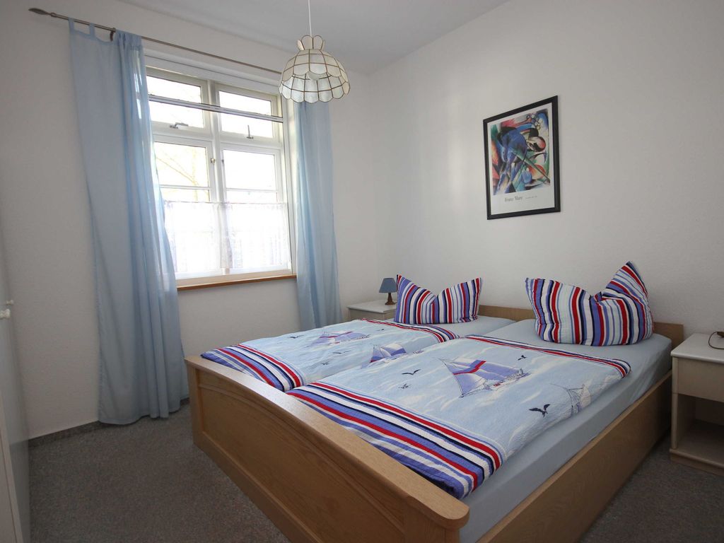 Schlafzimmer mit Doppelbett
1,80 x 2,00 m