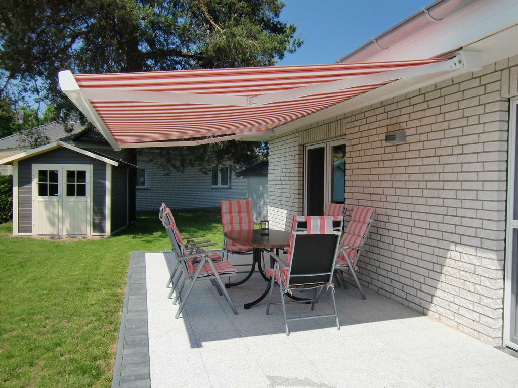 Süd-Terrasse mit Markise###br###Ferienhaus Lachmöwe Karlshagen