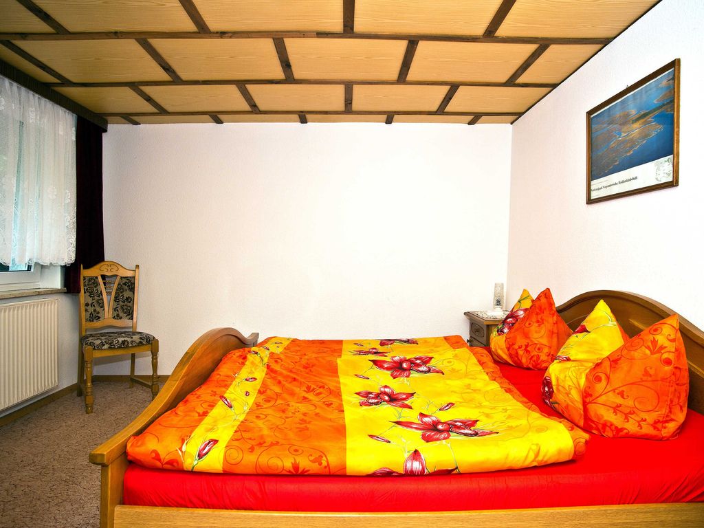 Schlafzimmer 1