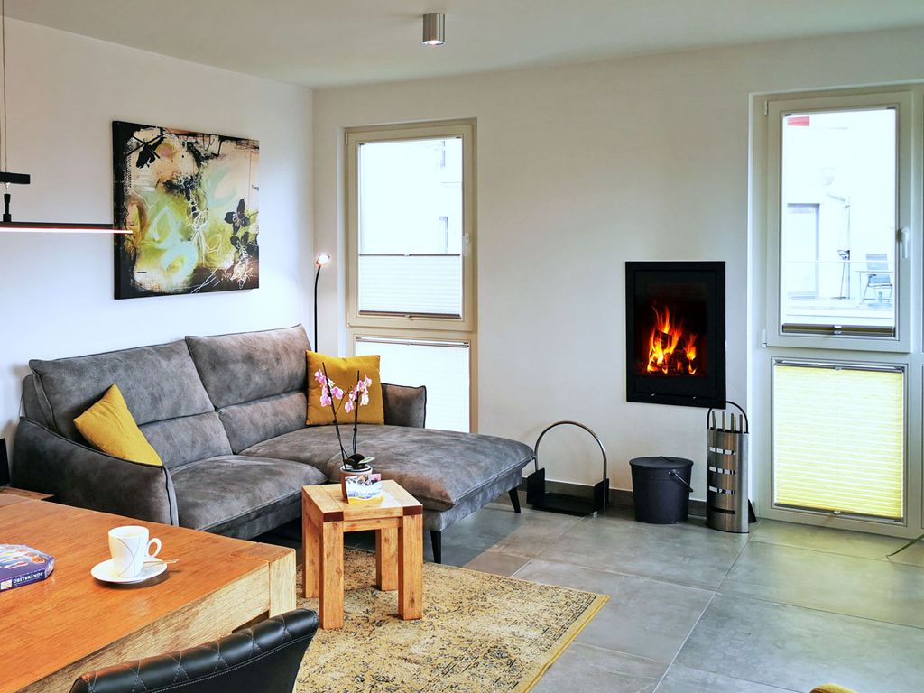 Wohnzimmer mit Kamin