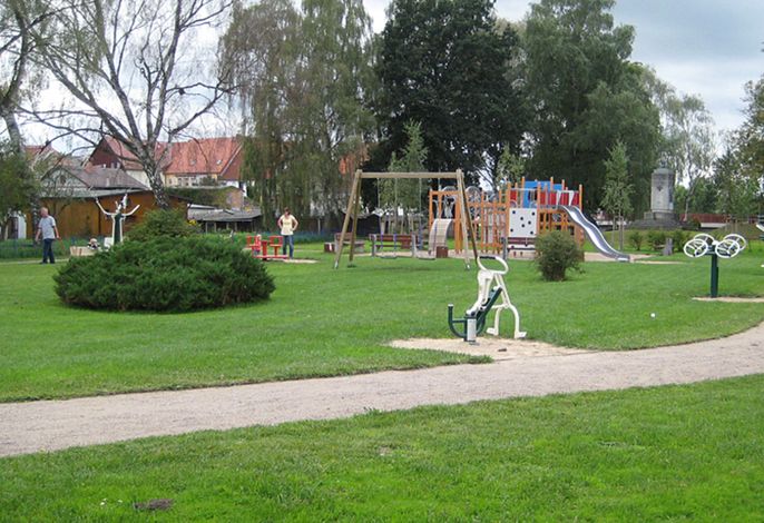 großer Kinder- und Jugentlichen Spielzplatz 300m vom Ferienhaus