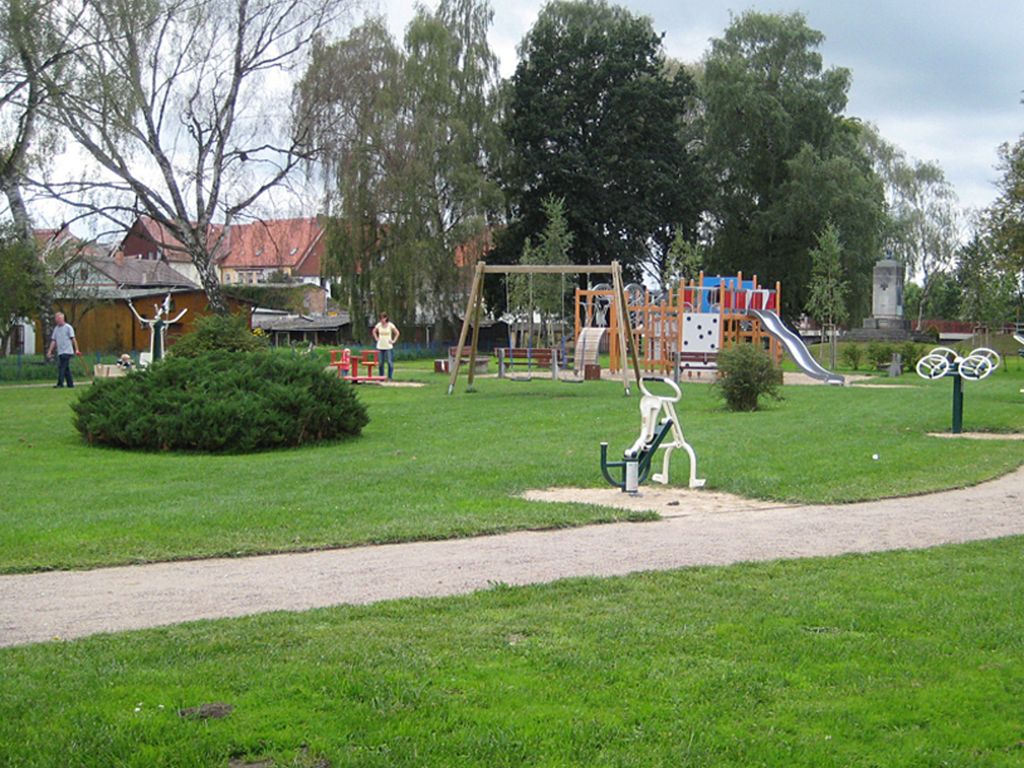großer Kinder- und Jugentlichen Spielzplatz 300m vom Ferienhaus