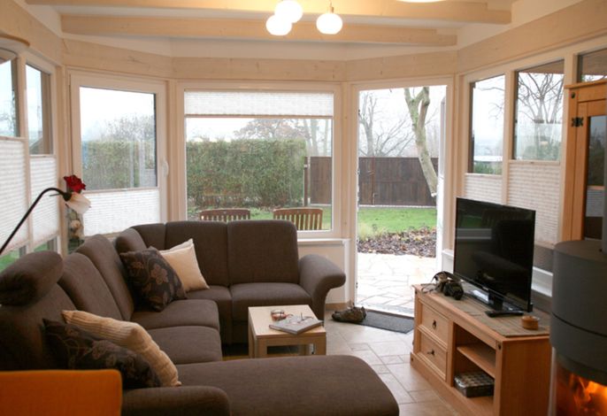Wohnbereich mit Wohnlandschaft und Sat.TV