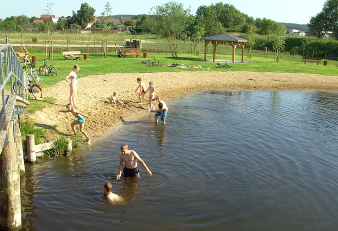 Natur Badestrand in Neukalen am Campingplatz.