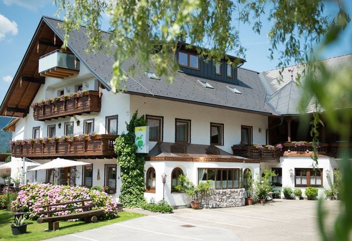 Doppelzimmer mit Balkon und Gartenblick