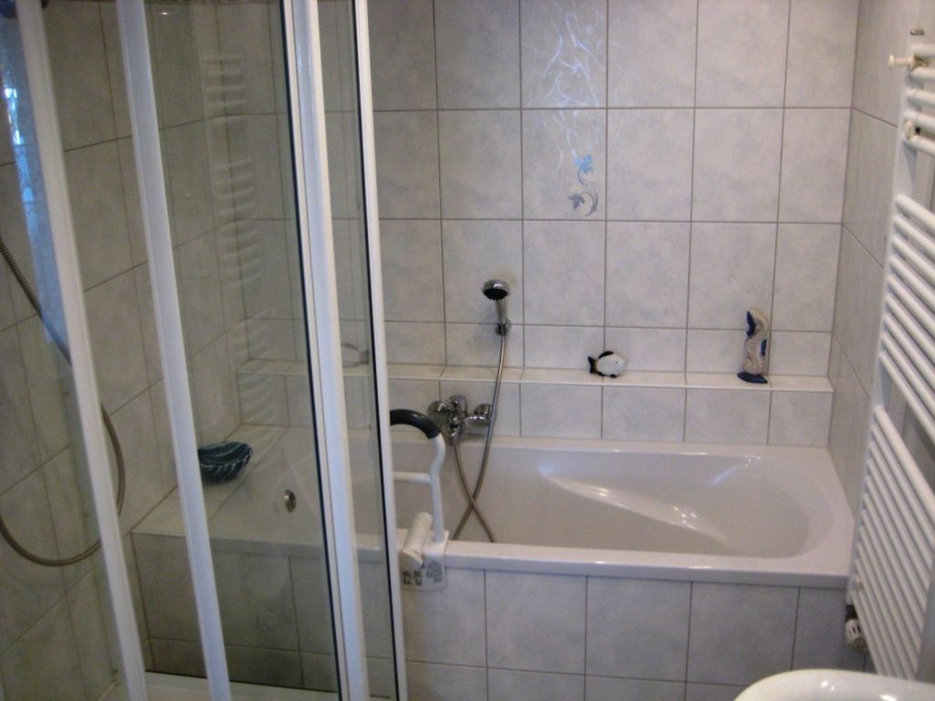 Bad mit Wanne