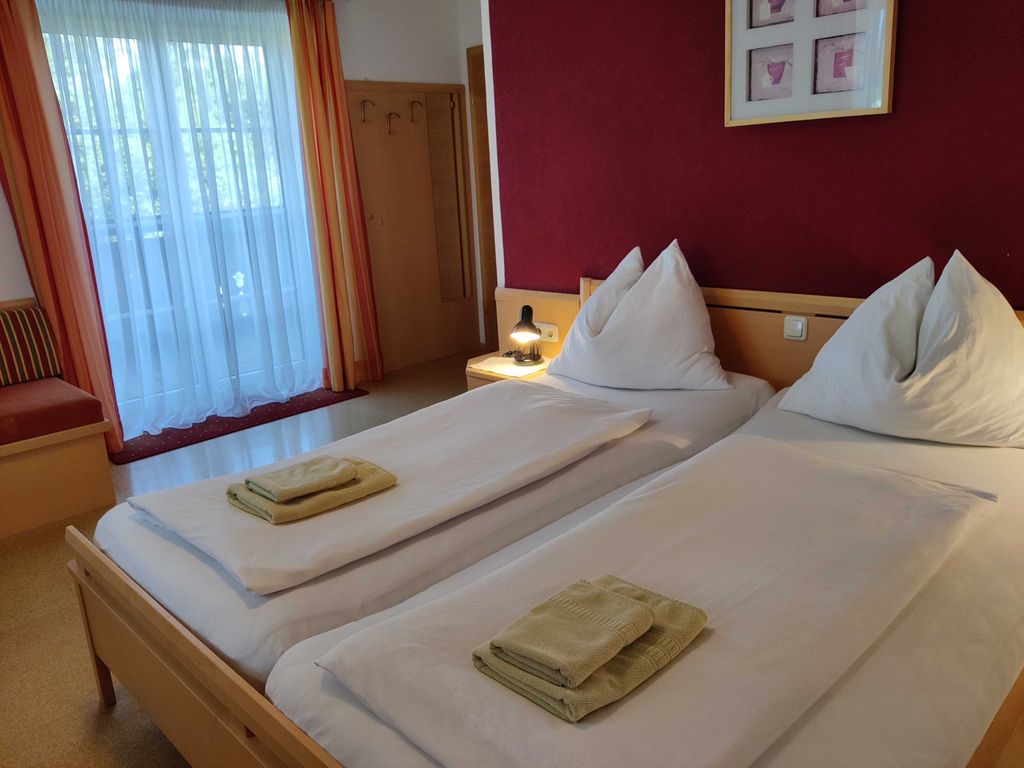 Beispielbild Zimmer Attersee in der Pension Holzapfel in St. Georgen im Attergau.