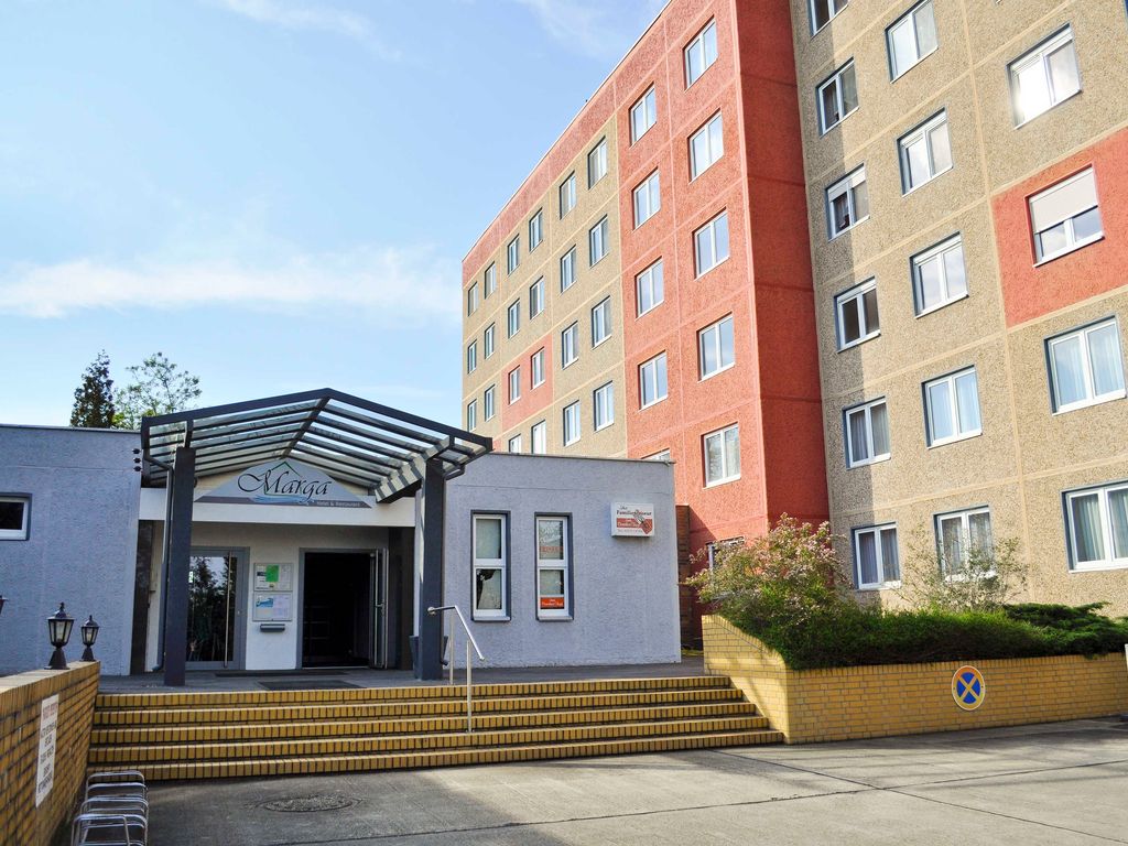 Eingang zum Hotel