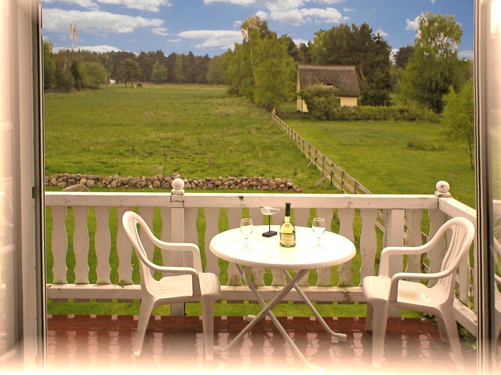 Blick vom Balkon in die Wiesen