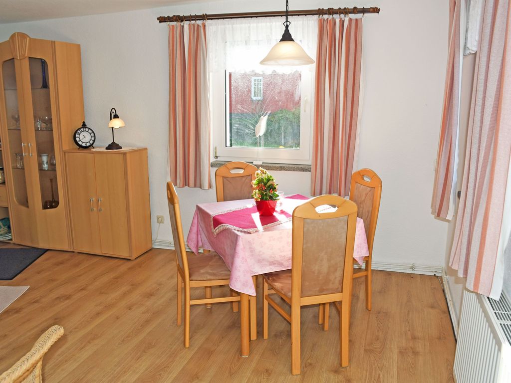 Gartenbungalow mit Terrasse (B)