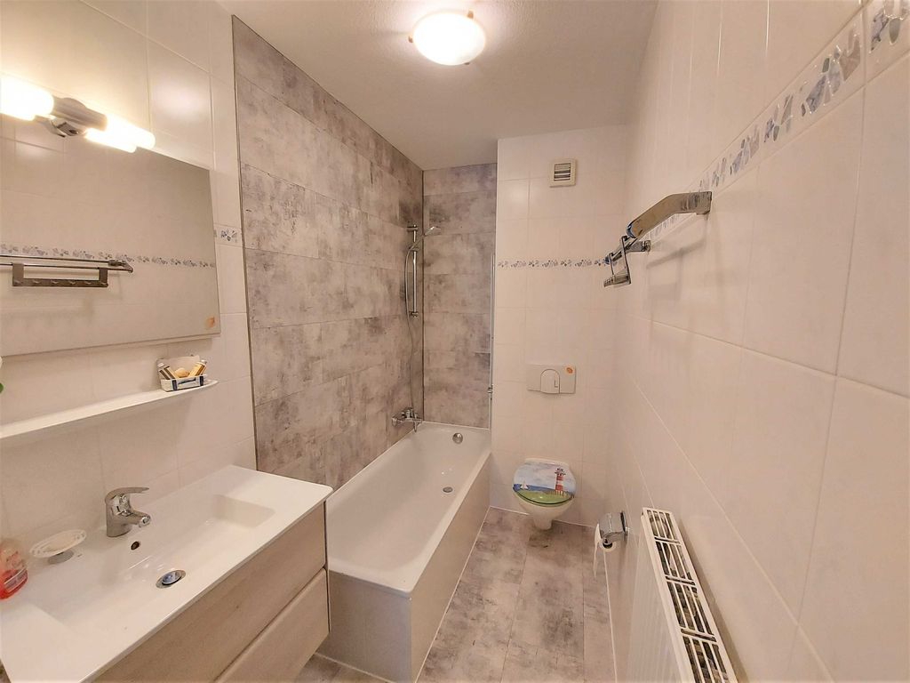 Residenz Mittelstraße 6a Sassnitz – maritim eingerichteter Wohnbereich mit Sofaecke