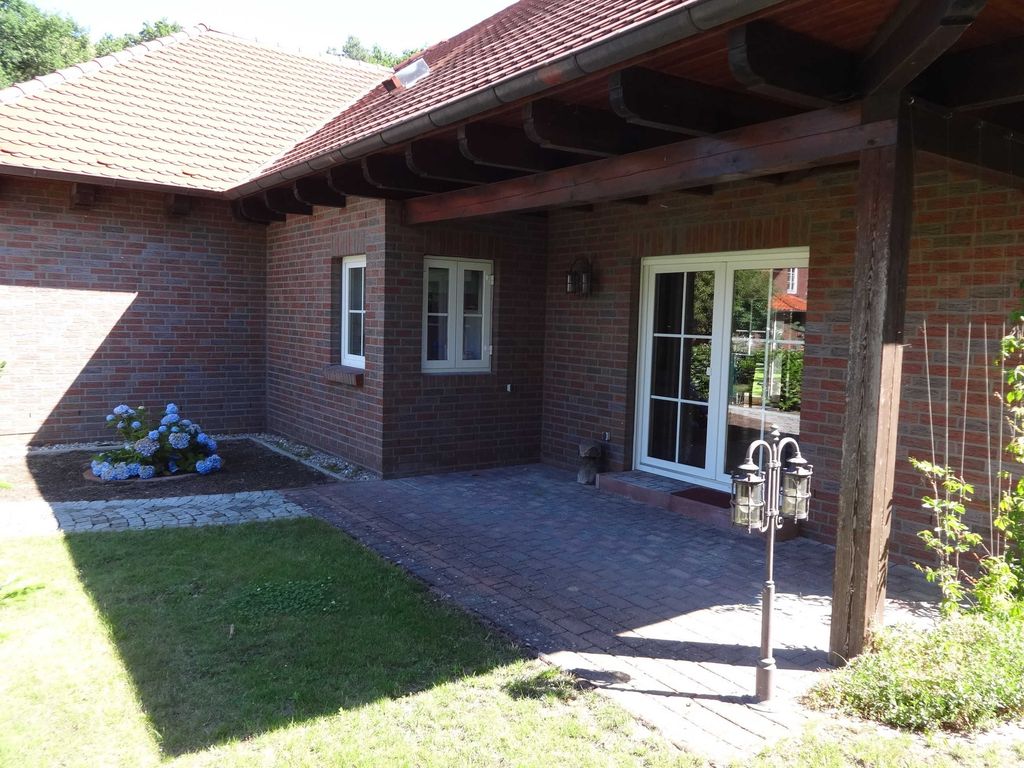 Kleine Terrasse vorne