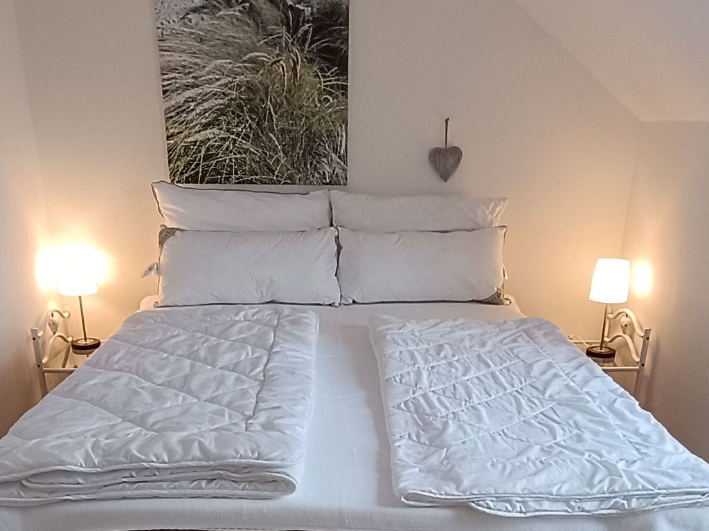 Schlafzimmer mit Doppelbett