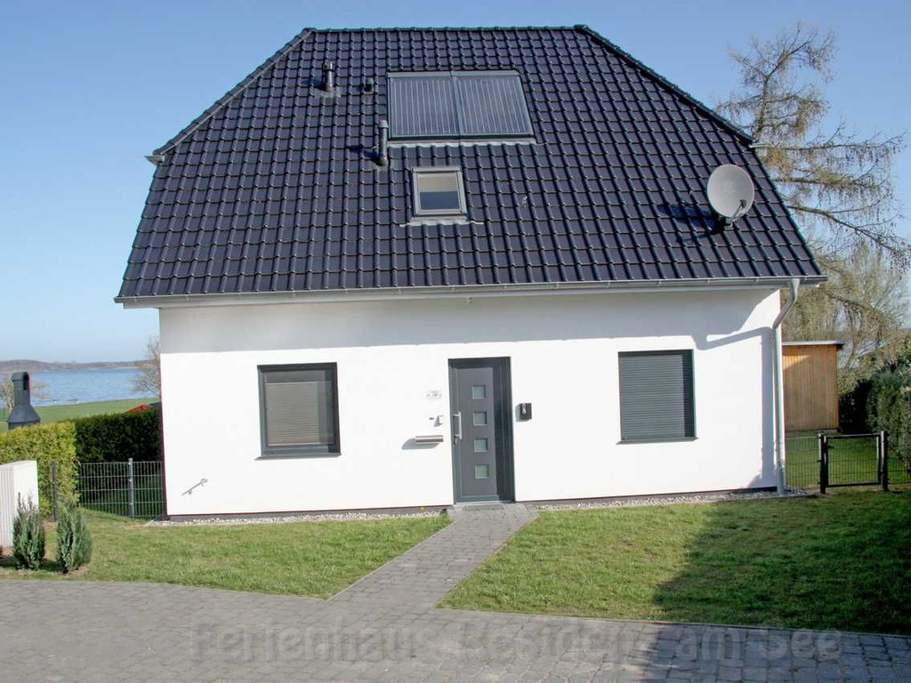 Hauseingang Ferienhaus mit Gartenzaun