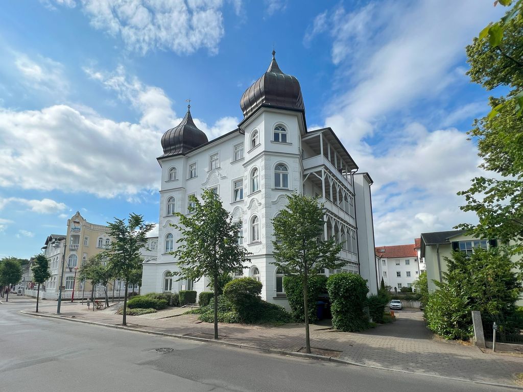 Unser Haus Metropol in Binz, Einfahrt zum Parkplatz