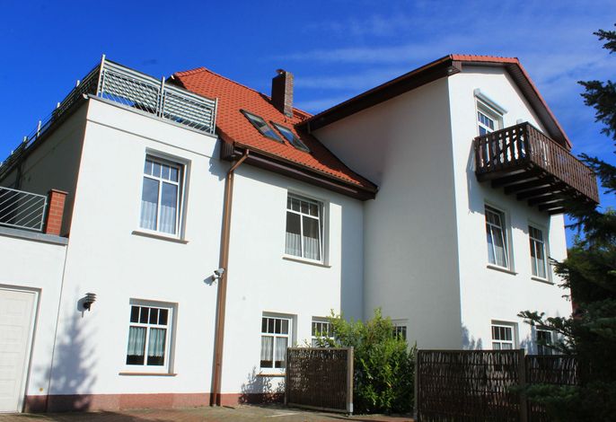 Studio 10