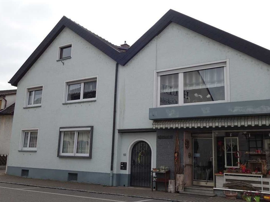 Ferienwohnung Ostermann, Hofeinfahrt linksseitig vom Haus. ###br###Unsere Wohnung ist nur etwa 200 Meter vom Zentrum entfernt.