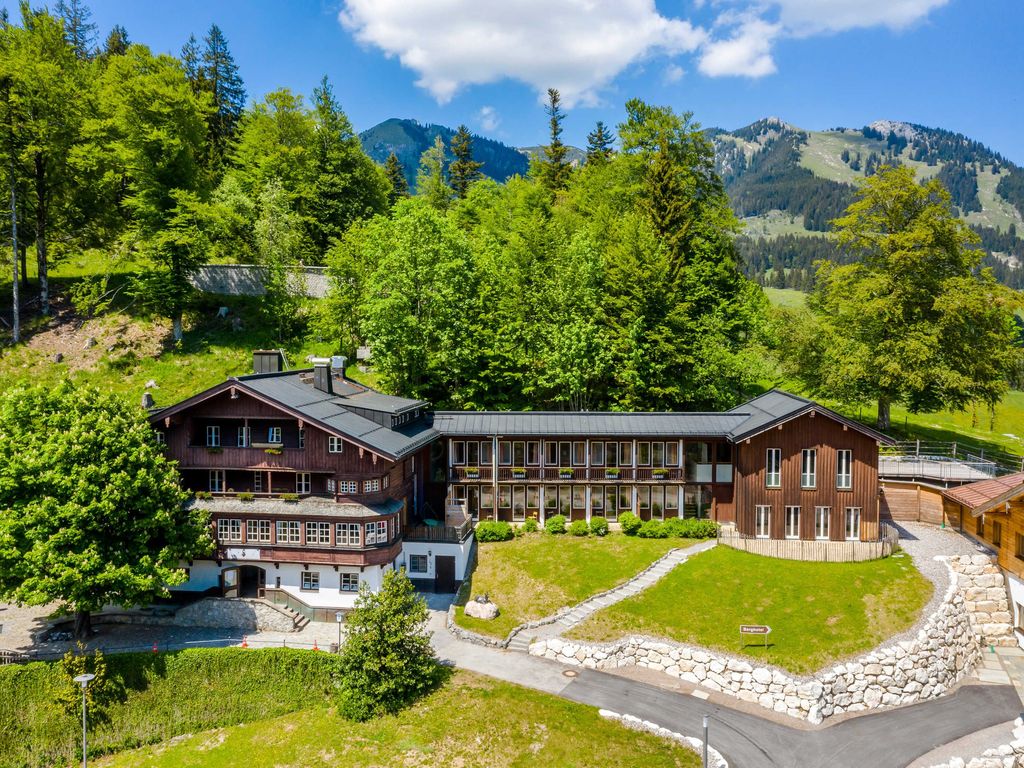 Berghotel Sudelfeld im Sommer - Hotelanlage