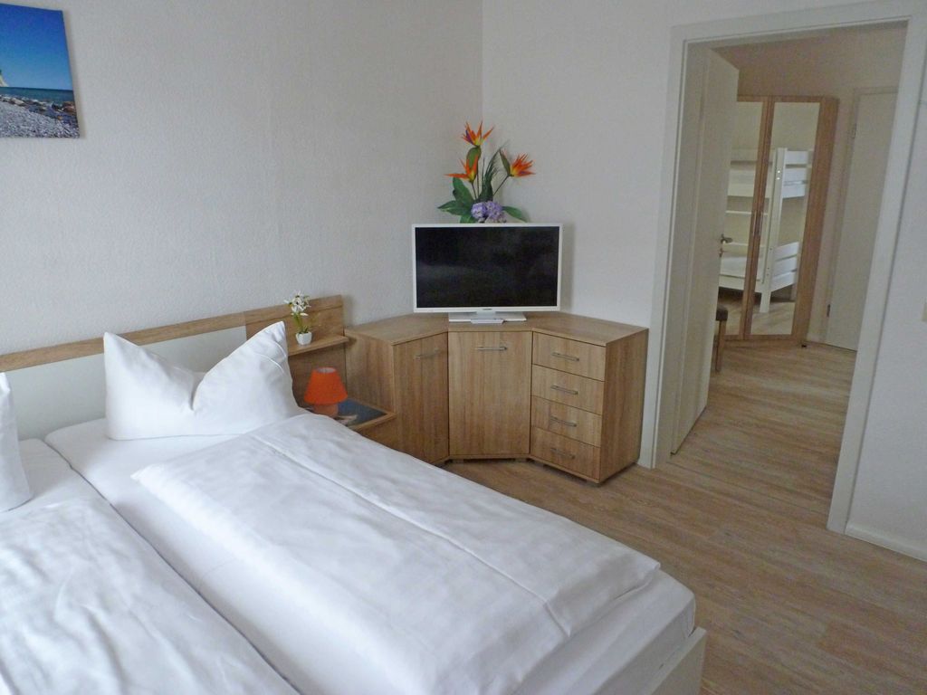 Schlafzimmer mit Doppelbett