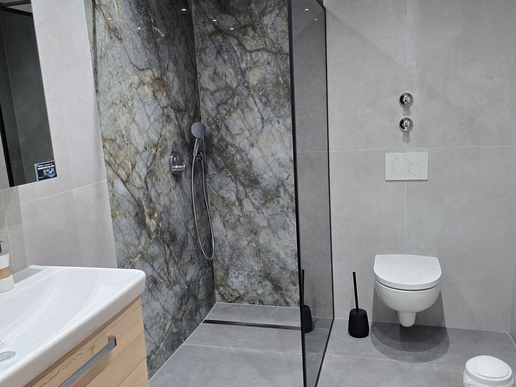 Badezimmer neu renoviert 03/2026