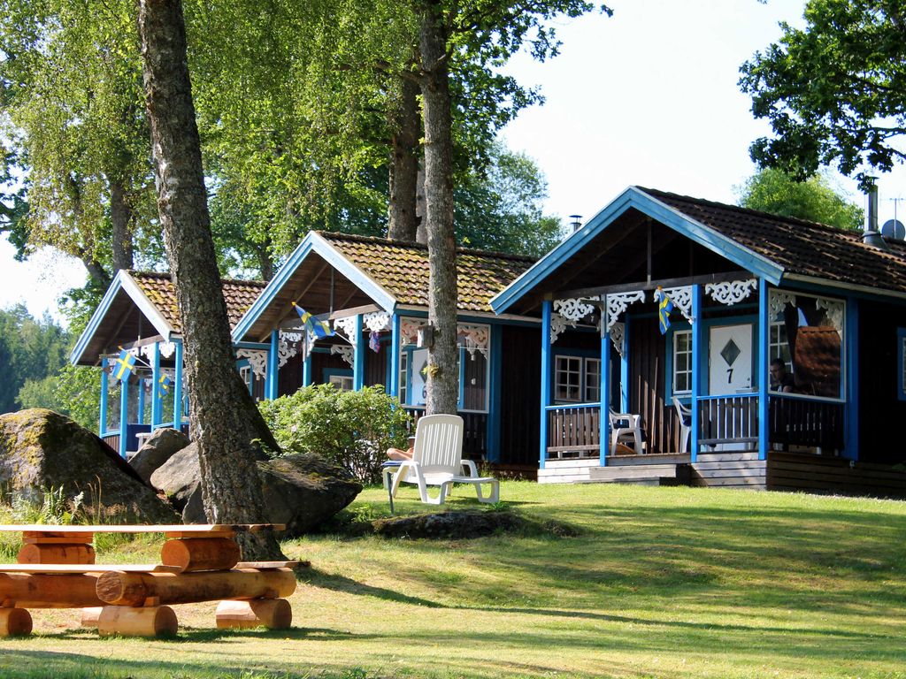 Seebungalows für max. 5 Personen, ausgestattet mit Schlafzimmer, Wohnraum, Kleinküche, Badezimmer mit Dusche und WC, Schlafloft