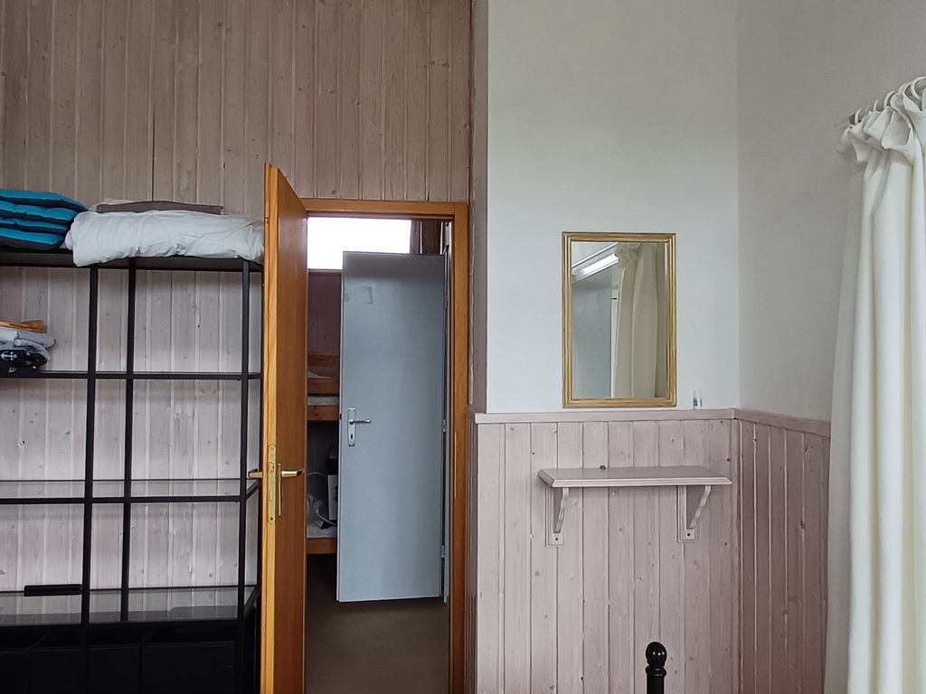 Ausreichend Ablagemöglichkeiten im Schlafzimmer