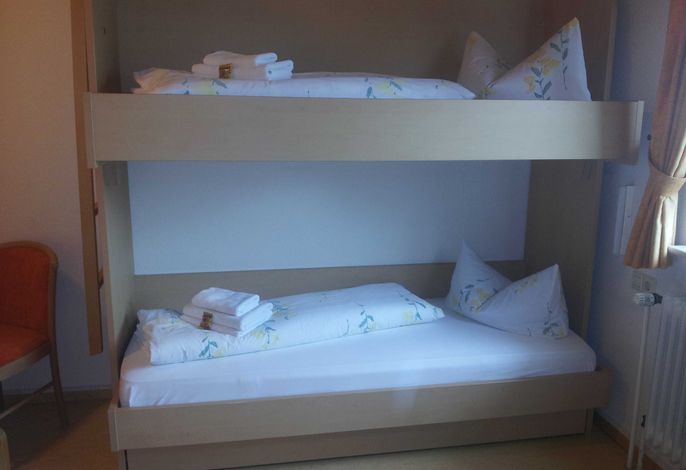 Fünfbettzimmer, Nichtraucher, mit WC und Dusche