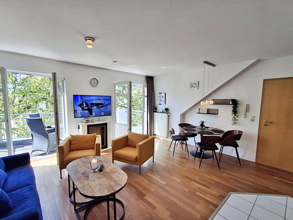Villa Ahlbeck - Wohnung Seeschwalbe - Wohn- und Essbereich