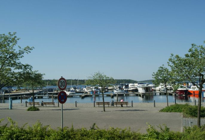 Blick auf den Yachthafen