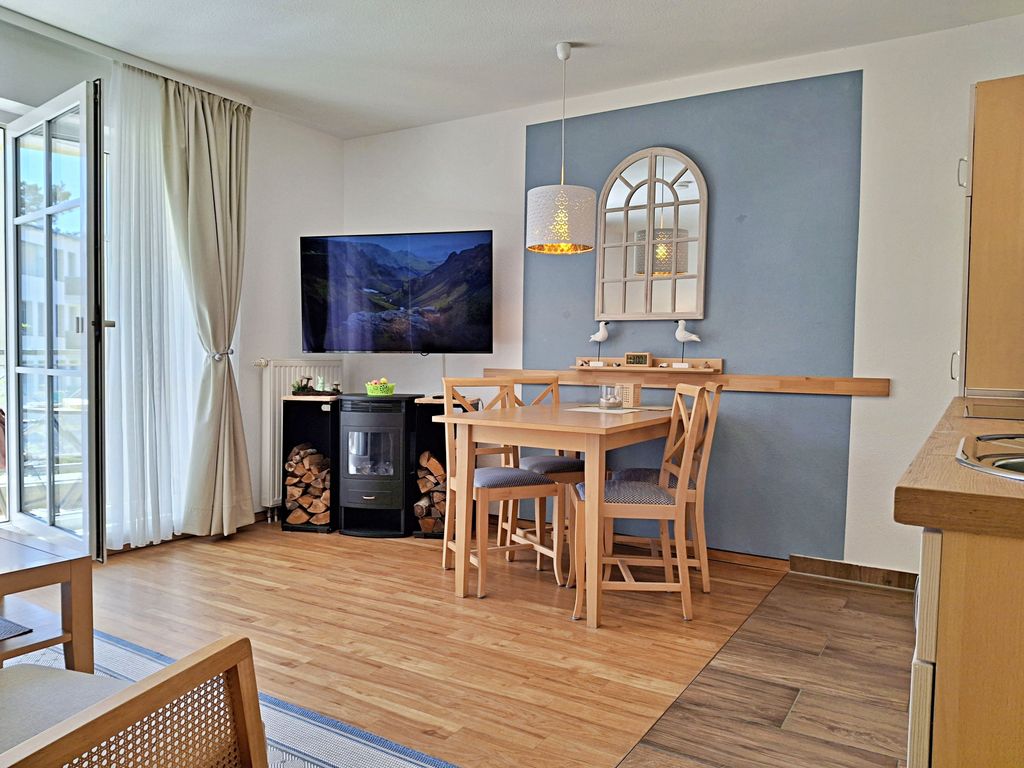 Ferienwohnung 1.2.11 Inselstrand - Wohn-/Essbereich