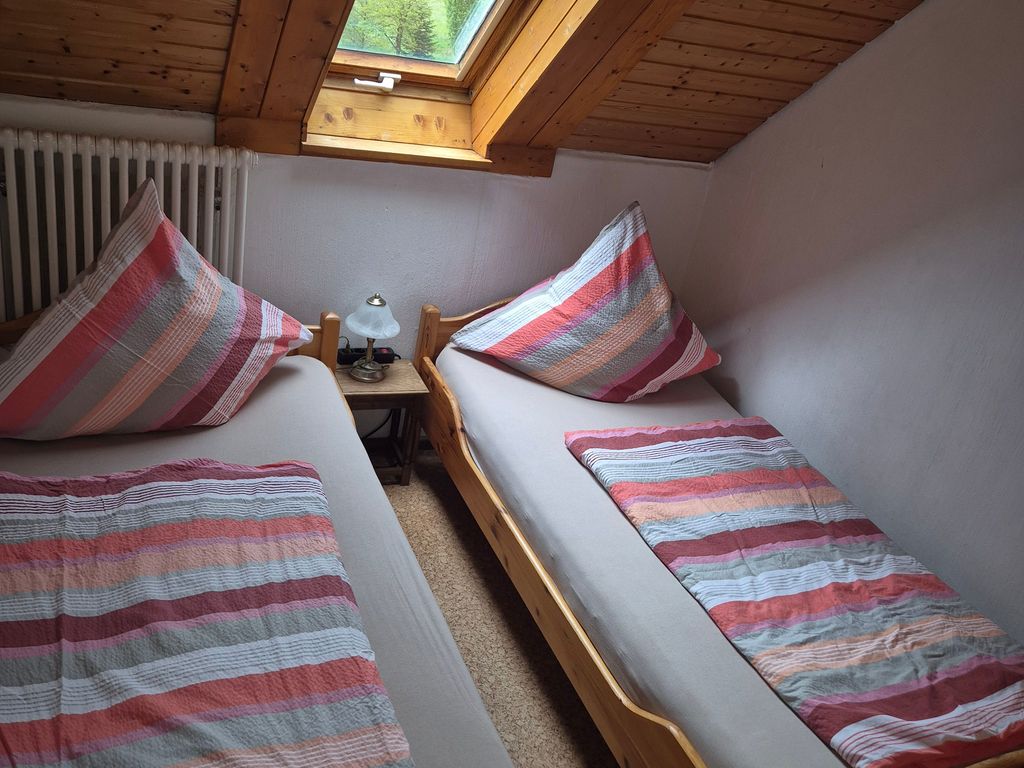 Schlafzimmer 3 mit zwei Einzelbetten
