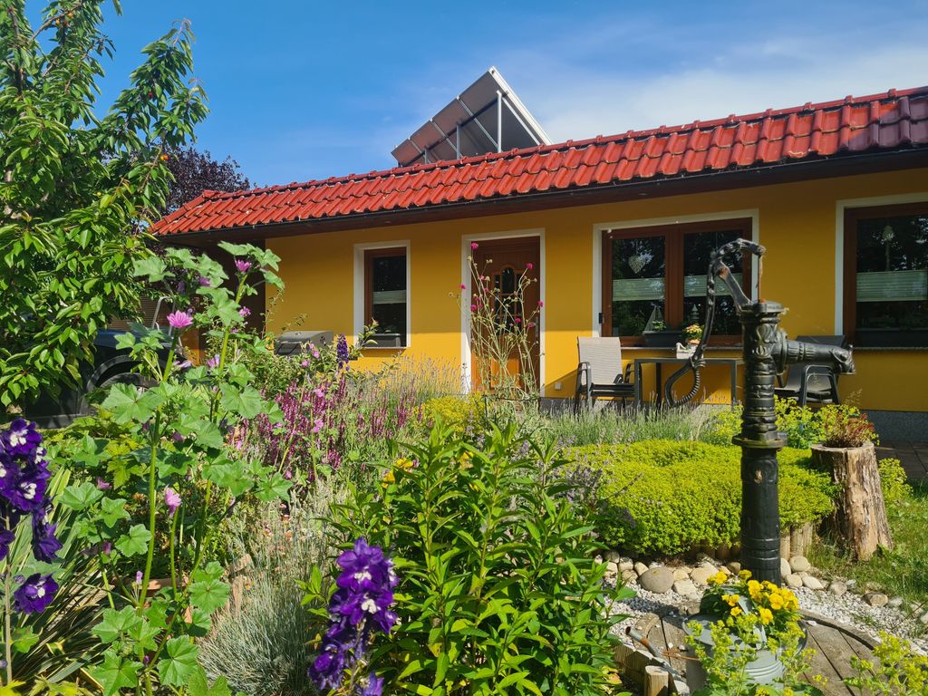 Bungalow Rerik mit Terrasse auf sehr gepflegtem Gartengrundstück am Ostseeküsten- Radweg