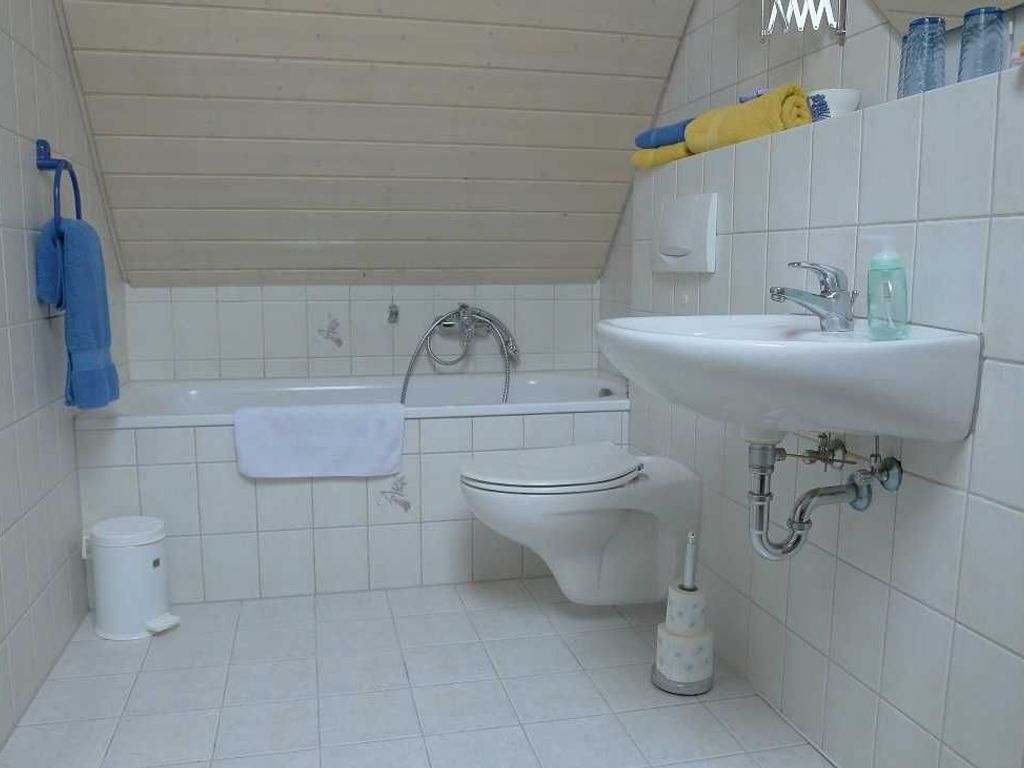Bad mit Wanne