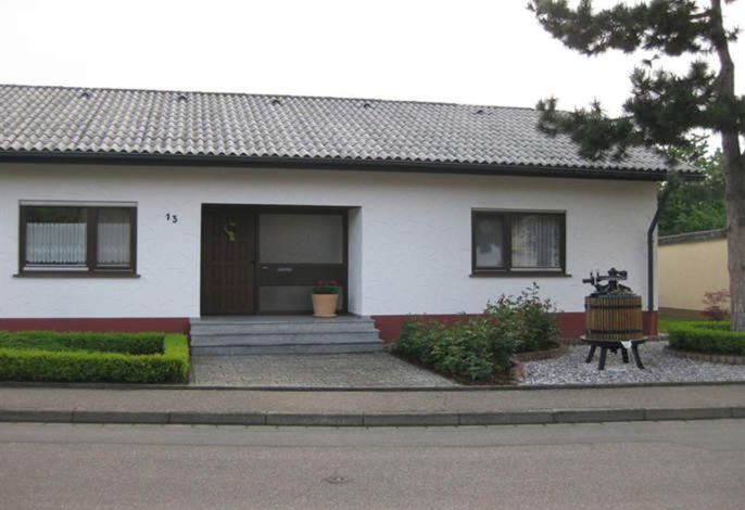 Ferienwohnung 80 m², UG, 1 Schlafraum, 1 Wohn-/Schlafraum