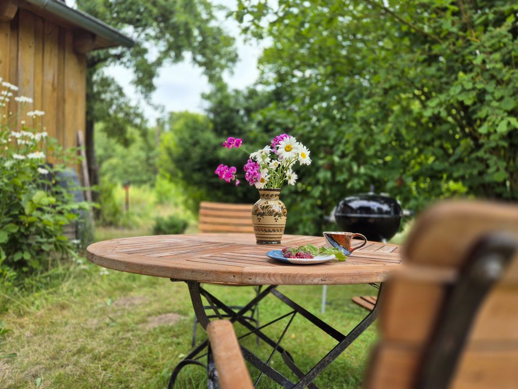 Sitzecke im Grünen mit Grill