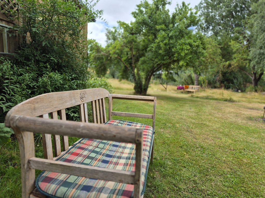 Bank im Garten