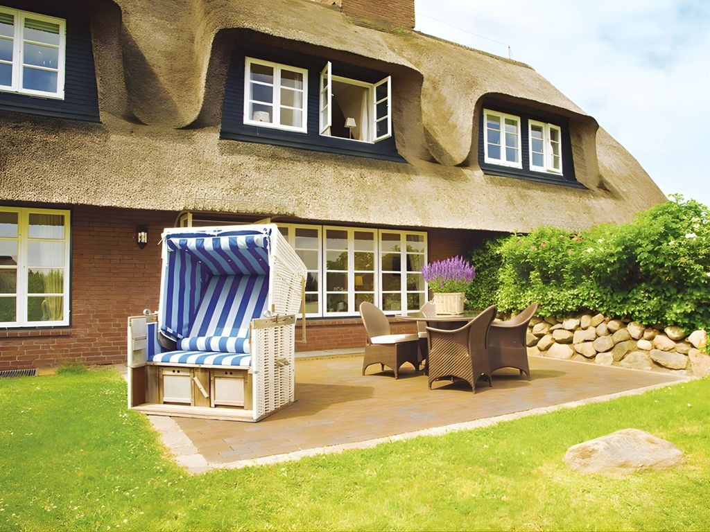 Idyllische Terrasse mit Wattblick