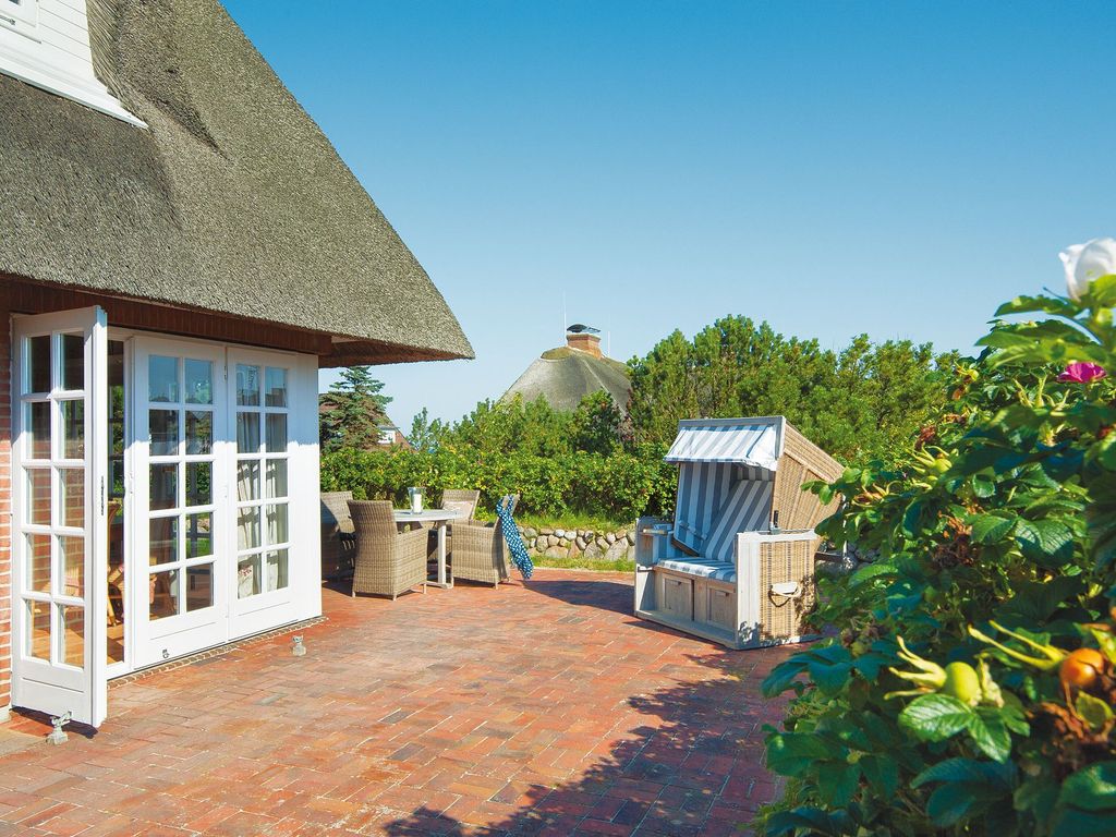 Eigene Terrasse mit Meerblick und Strandkorb