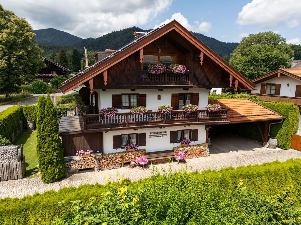 Außenansicht STEINBEISSER - Ferienwohnungen am Tegernsee