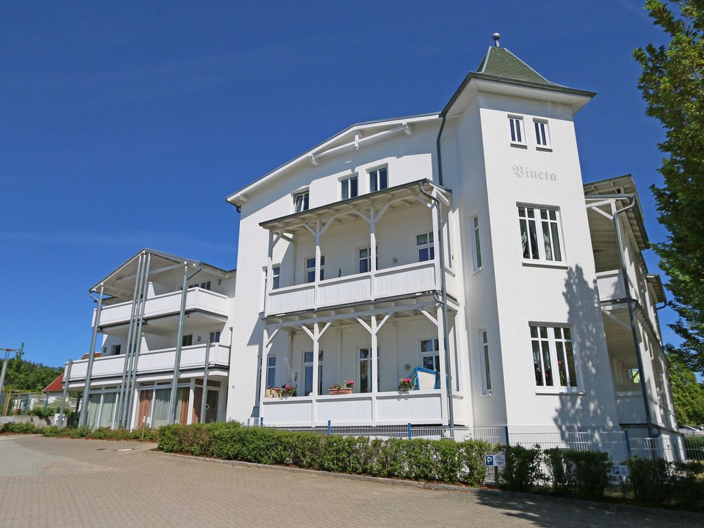 Blick zur Villa Vineta
