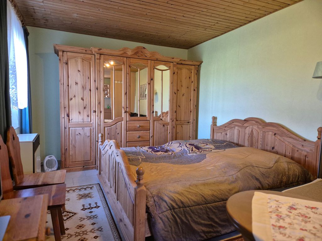 Bett + Schrank