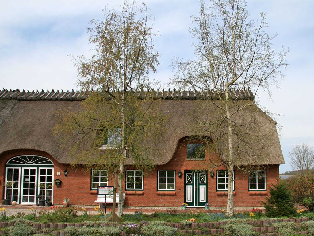 Eingang Erdgeschosswohnung  rechts