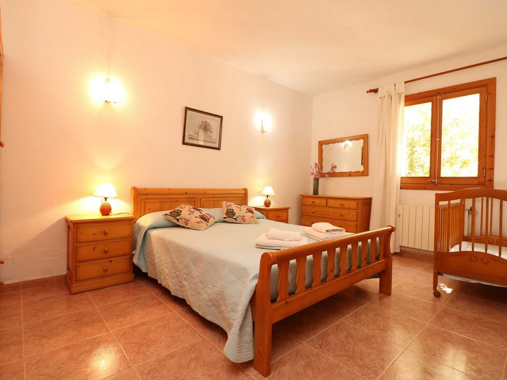 Schlafzimmer mit Doppelbett