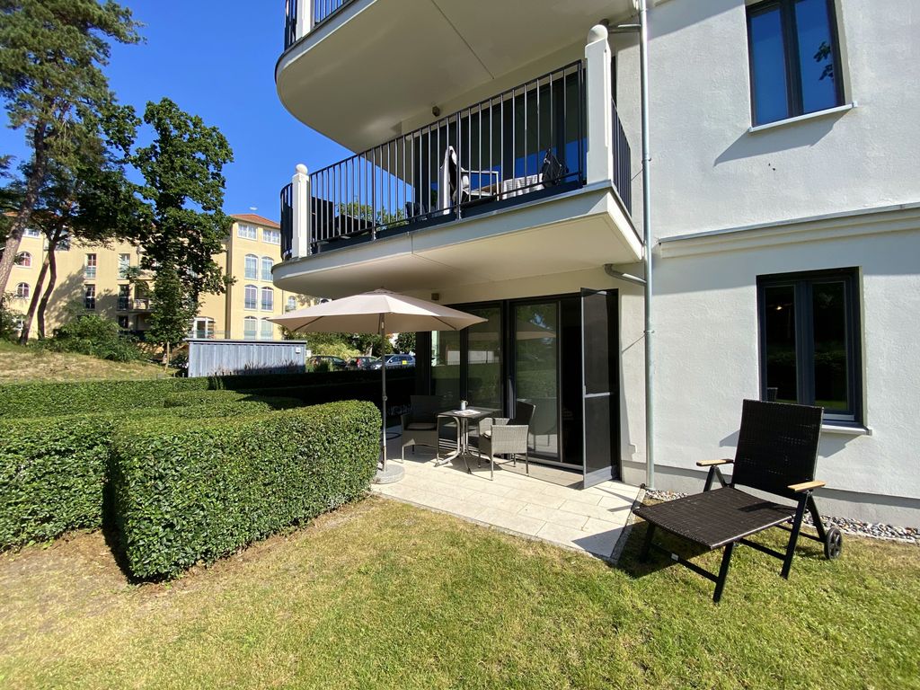 Villa Andrea Baabe – offene Küche mit Hochglanzfronten