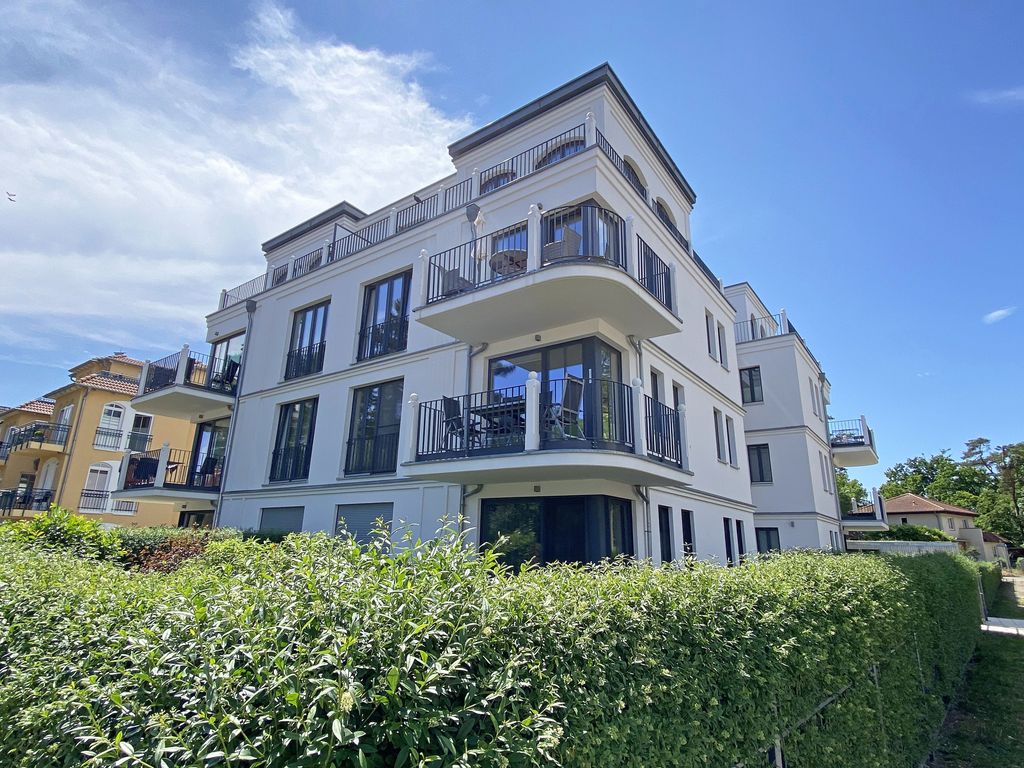 seitlicher Blick auf die Strandvilla Andrea