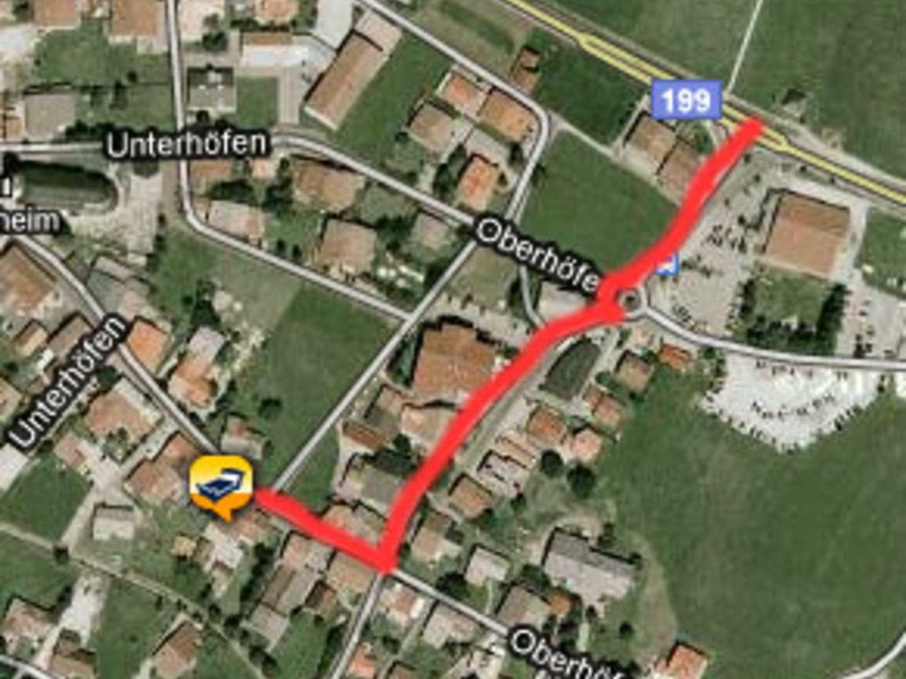 kurze Hauszufahrt von der Bundesstrasse