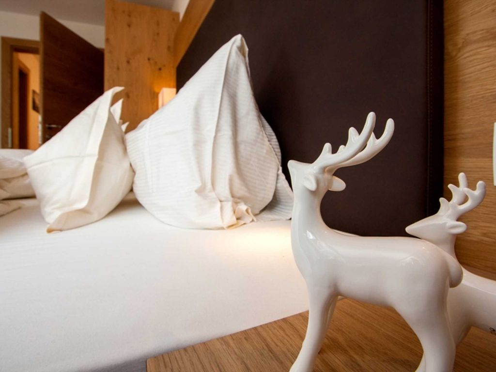 Zimmer Bergwiese mit Dekoration