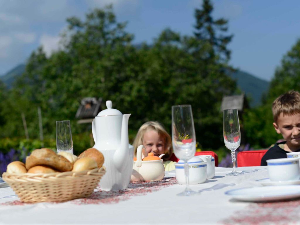 Aussenansicht im Sommer