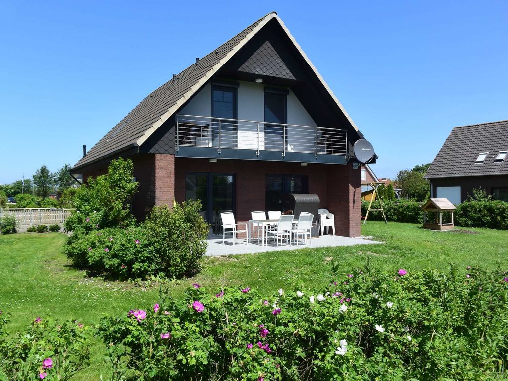 Außenansicht mit Terrasse